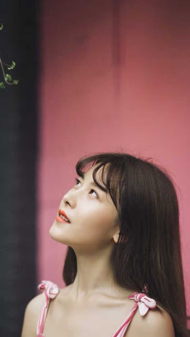 教练是否在赛前根据数据模型制定多套进攻预案，在比赛中,教练员会根据现场比赛的变化